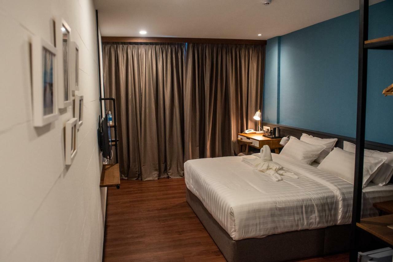 O&G Hotel Parit Buntar Exteriör bild